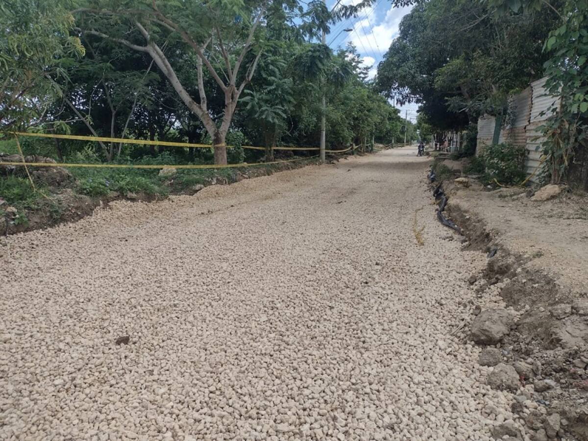 Vecinos de El Pozón pidieron acelerar pavimentación del terraplén