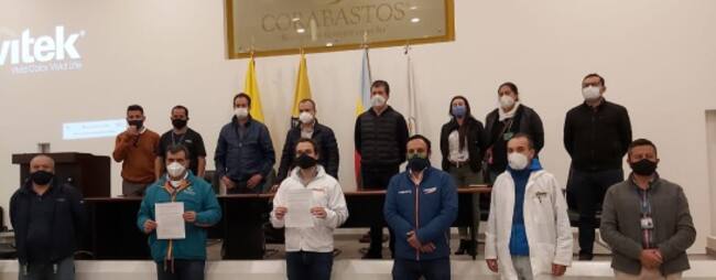 Acuerdo para bajar número de personas en la central