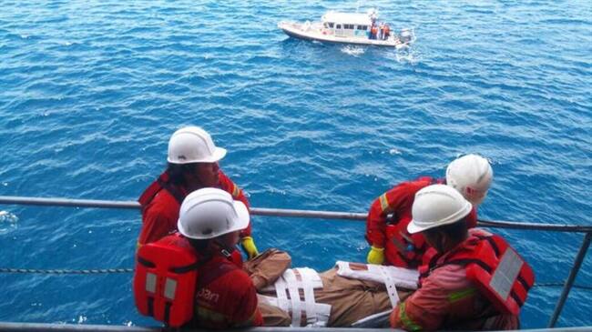 Tripulante que perdió varios dedos fue rescatado por la Armada Nacional. Foto: Armada Nacional