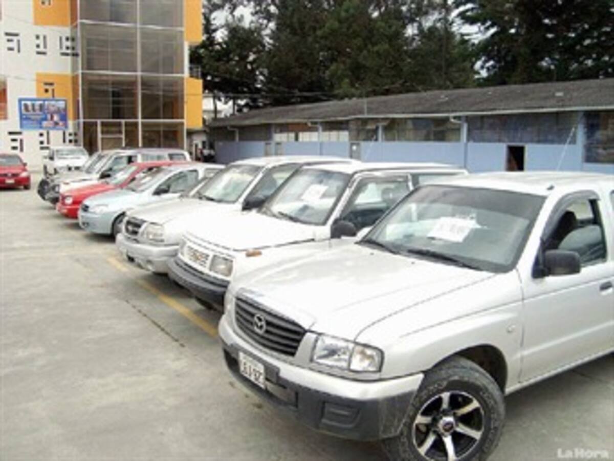 En el Valle falsificaban papeles para carros robados en Ecuador