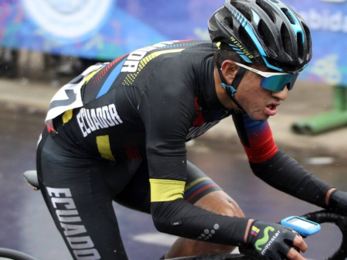 Colombia y Ecuador dominan ciclismo de ruta en jornada pasada por lluvia