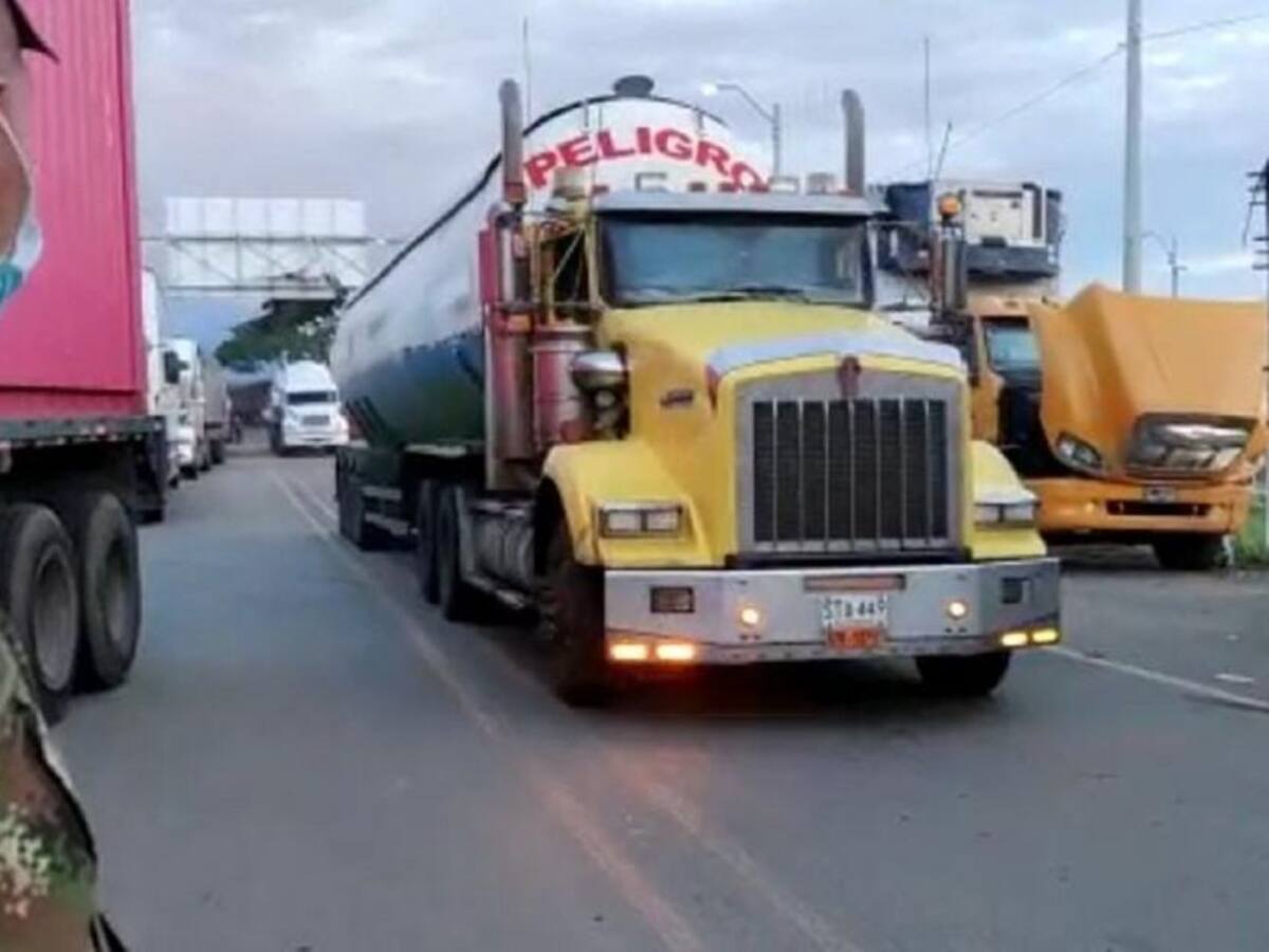 Varios camioneros que permanece en algunos bloques del Valle tienen COVID