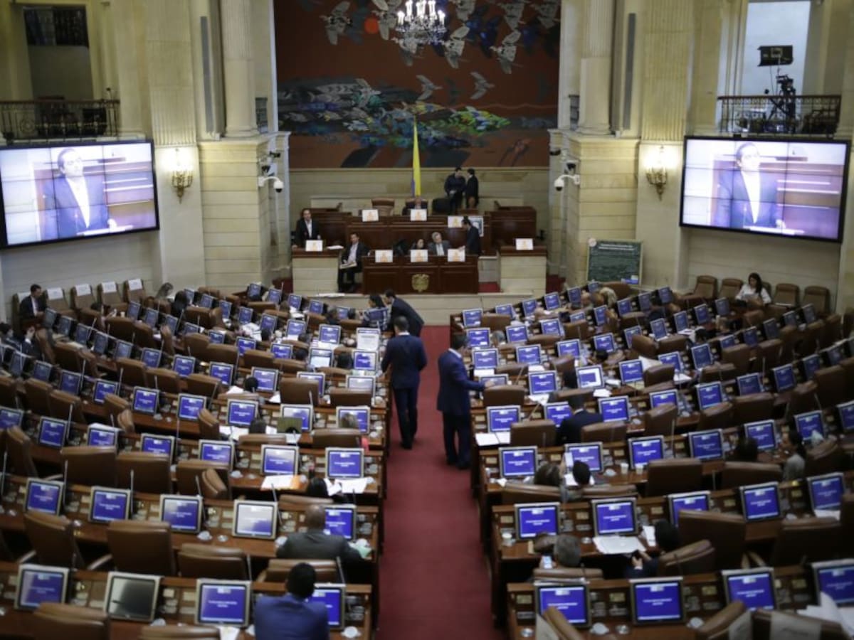 Cadena perpetua a corruptos, iniciativa que propone el Centro Democrático