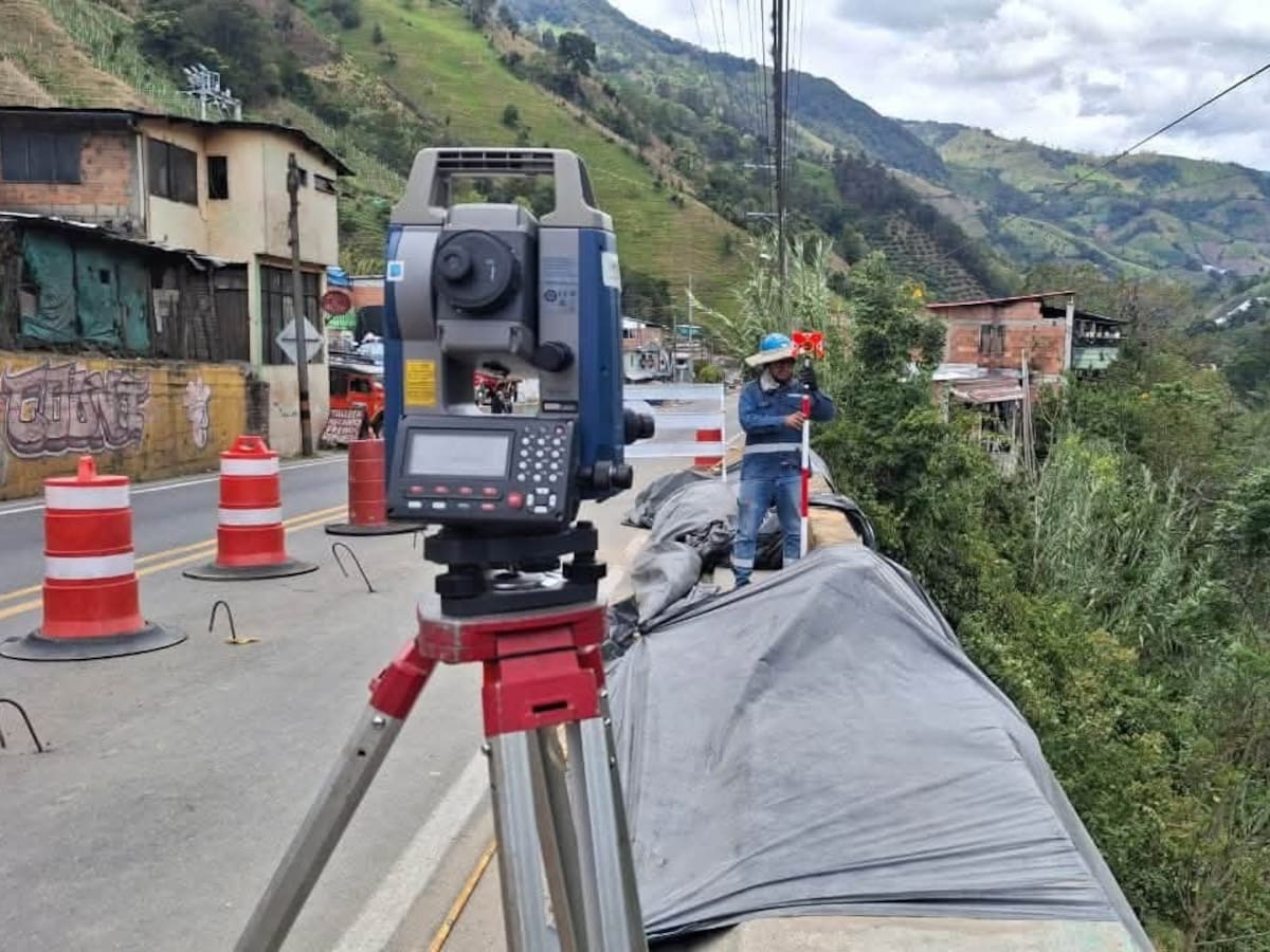 ¿Piensa viajar por La Línea en el puente festivo? Tenga en cuenta las obras del Invías