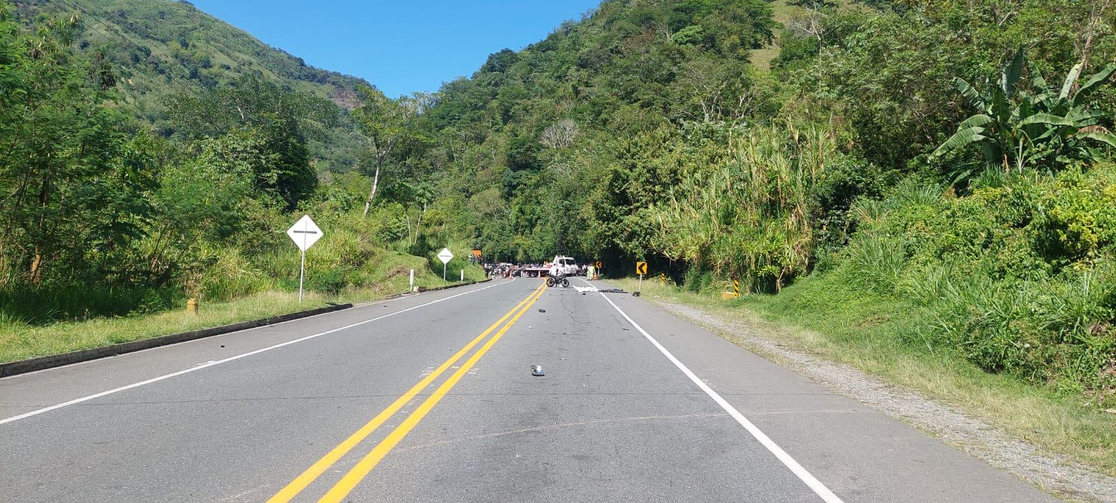 Motociclista fallecido cerca al túnel de Irra, Risaralda. Foto suministrada.