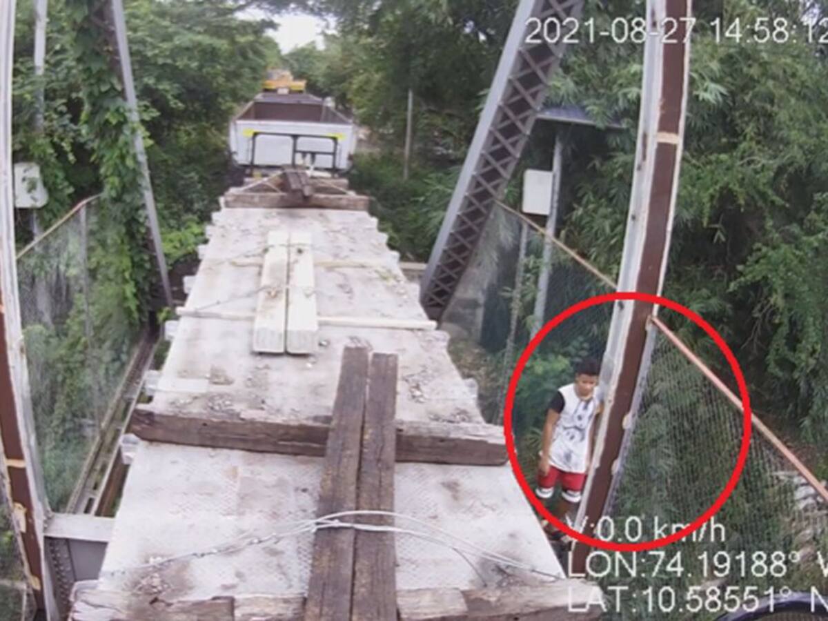 Alerta en Aracataca por prácticas 'suicidas' en los rieles del tren