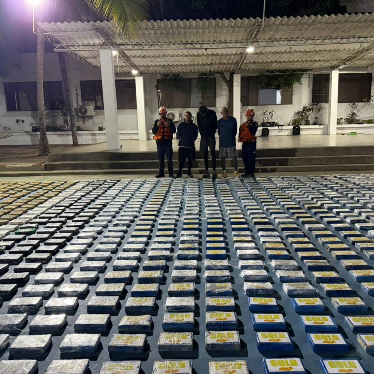 Armada incauta más de una tonelada de drogas en el Caribe