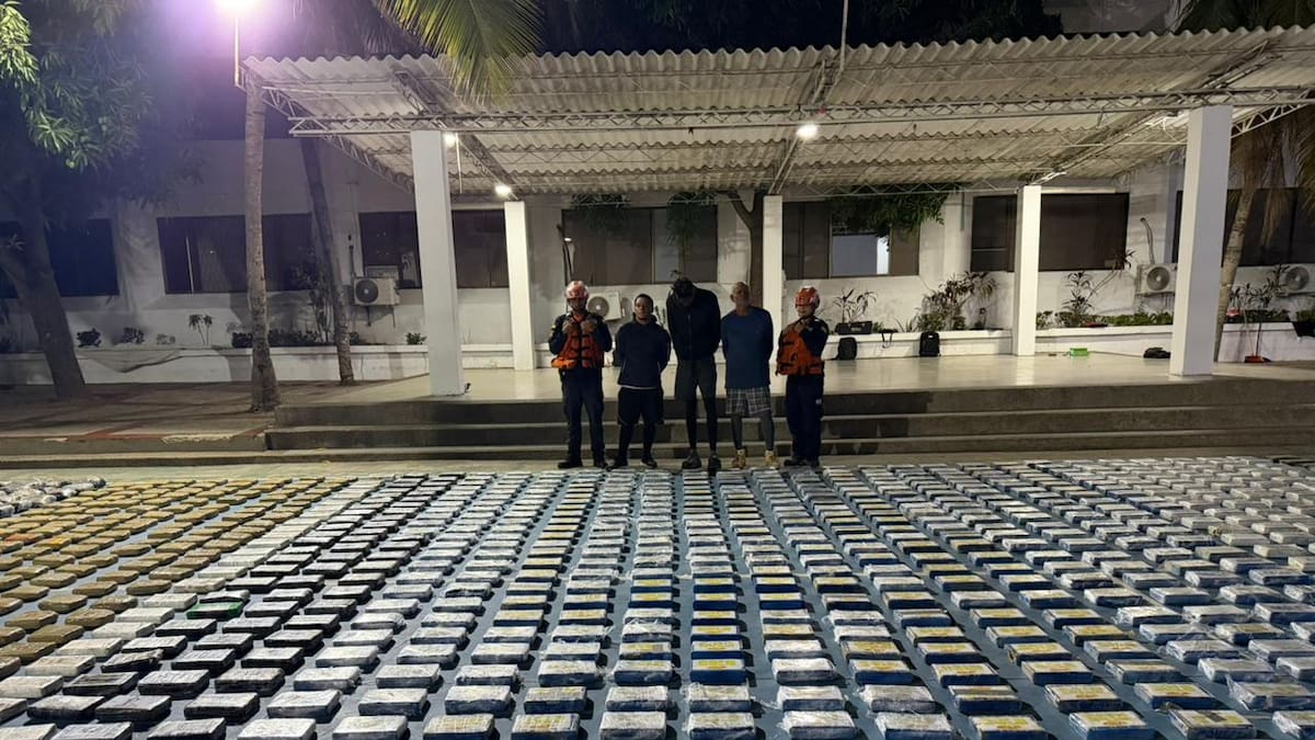 Armada incauta más de una tonelada de drogas en el Caribe