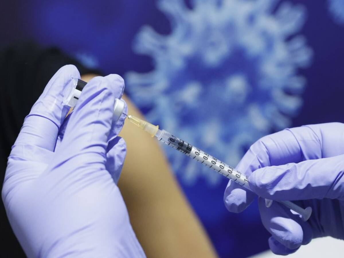 Israel, a una semana de terminar vacunación en personas de la primera etapa