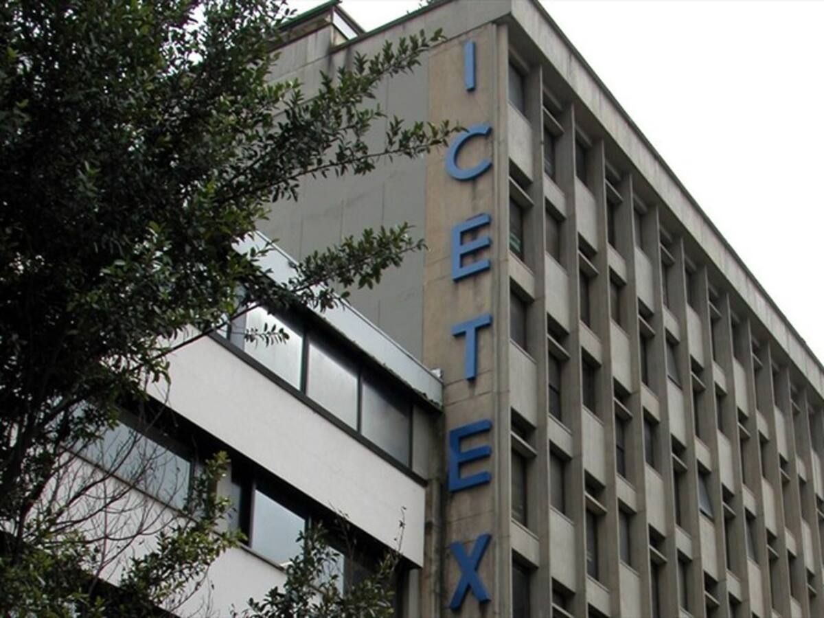 Santos anuncia transformación en el Icetex