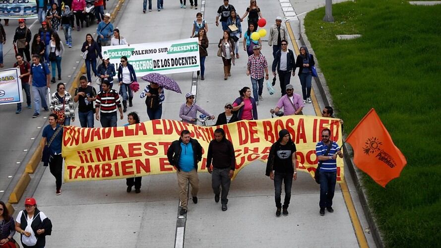 Protesta de maestros por inconformidades en el plan de salud que los cobija. Foto: Colprensa