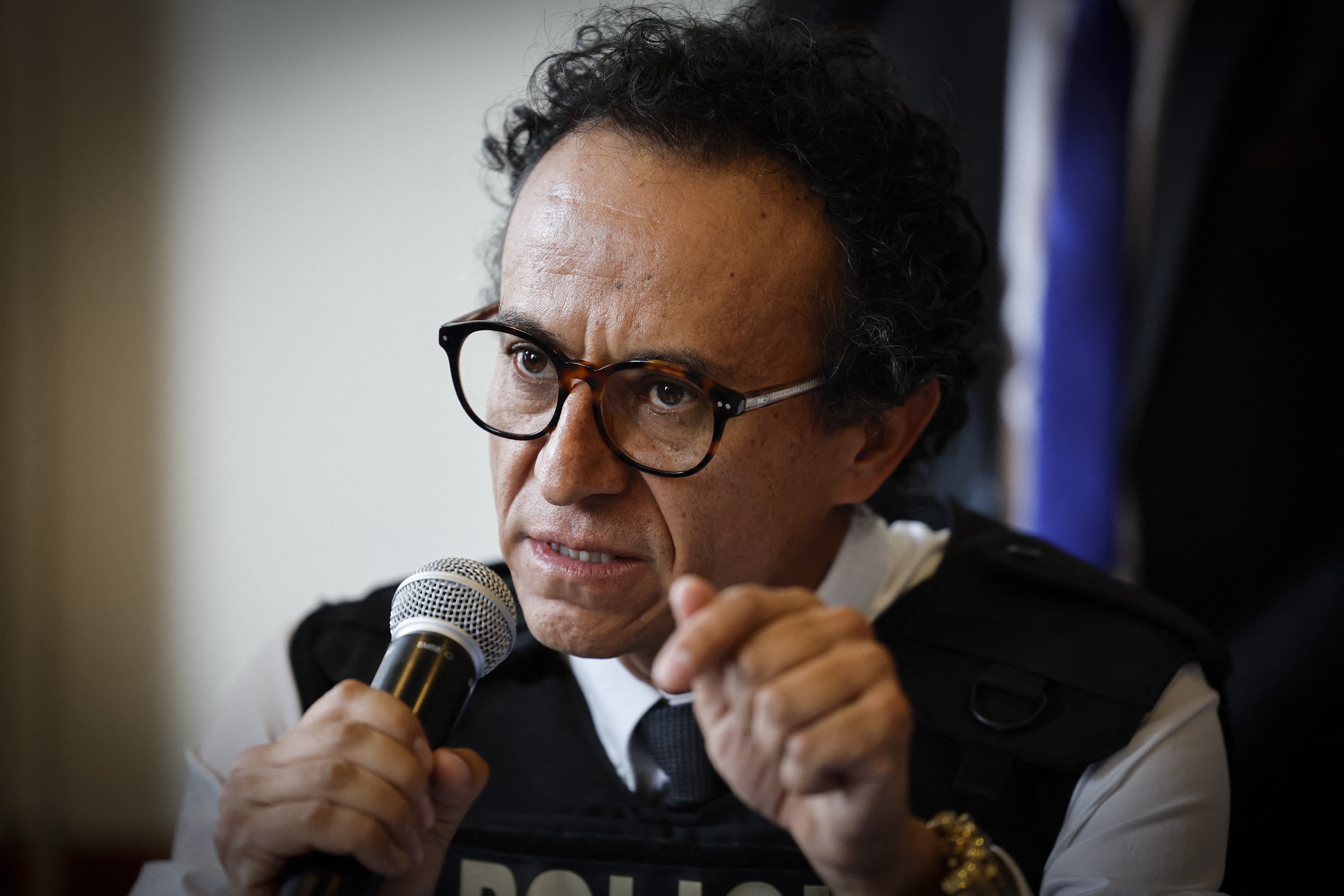 El periodista y candidato presidencial del partido Construye en Ecuador, Christian Zurita. 
(Foto:     MARTIN BERNETTI/AFP via Getty Images)