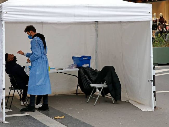 Toma de pruebas contra el coronavirus en Francia.   Foto: Getty 