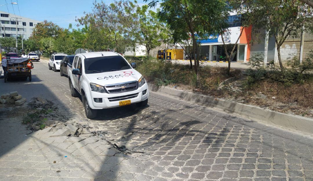 La carretera se encuentra en mal estado lo que ha causado varios accidentes vehiculares.