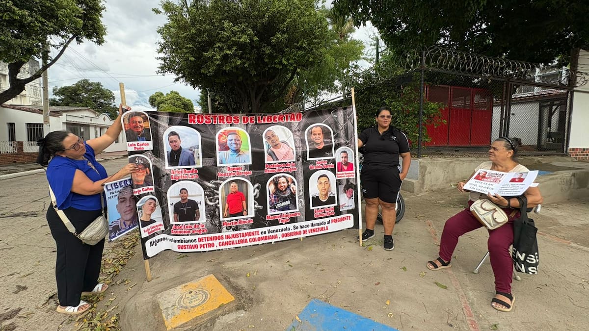 Familias de cucuteños presos en Venezuela denuncian que no los dejaron ingresar a evento de Petro