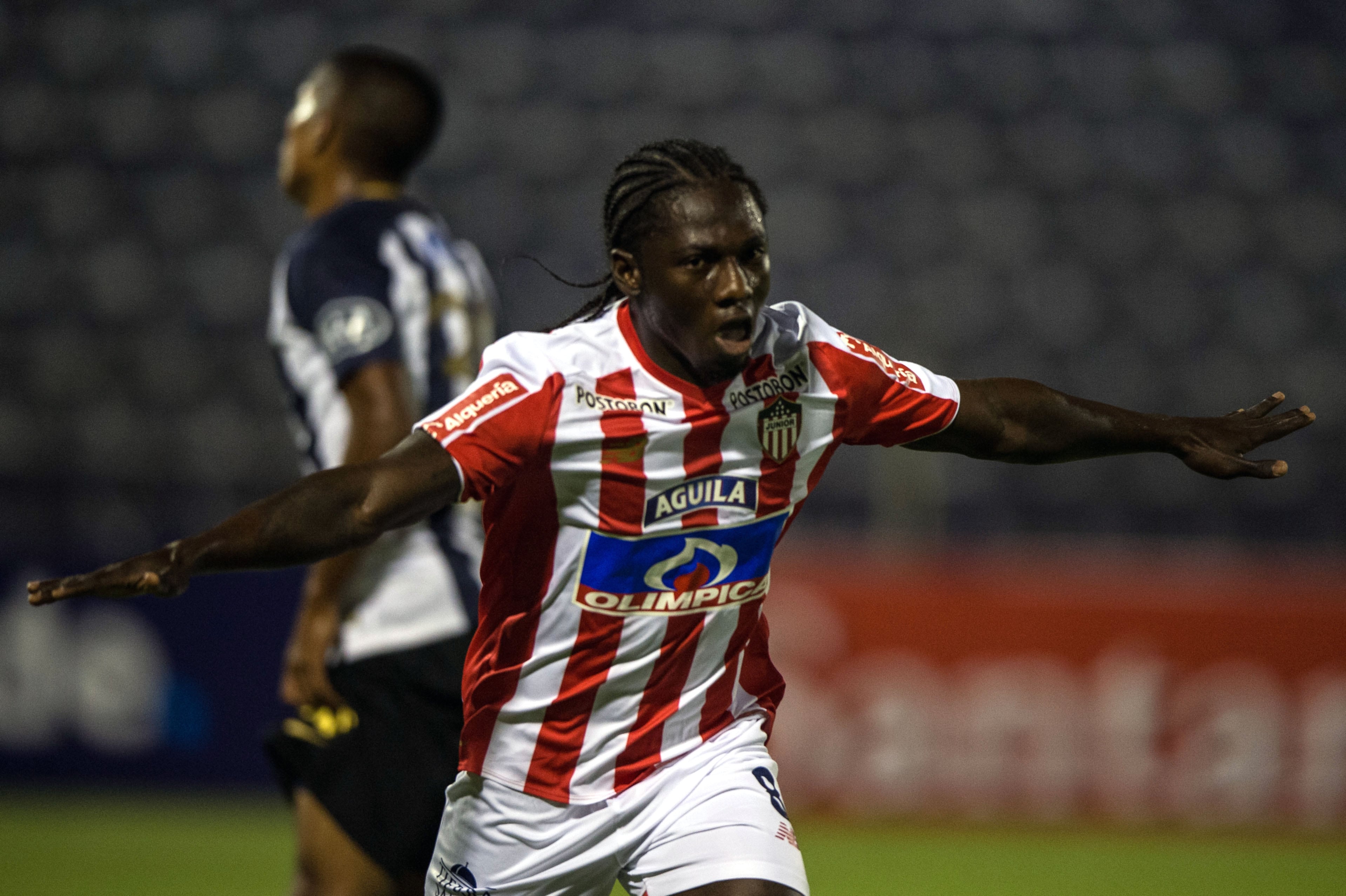 Yimmi Chará en su primera etapa con el Junior de Barranquilla. (Photo by Ernesto BENAVIDES / AFP) (Photo credit should read ERNESTO BENAVIDES/AFP via Getty Images)