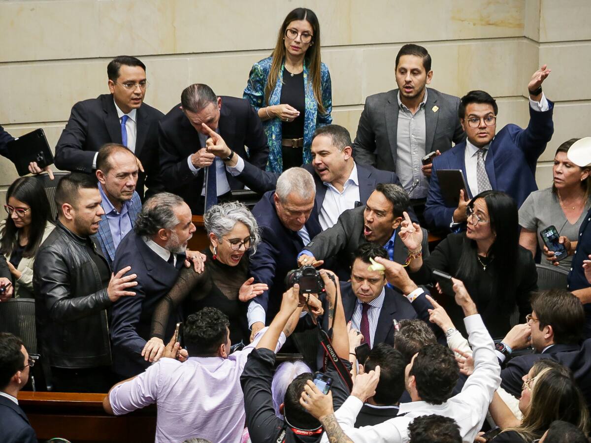 Así cayó en el Congreso la suspensión del decreto que convoca la Consulta Popular