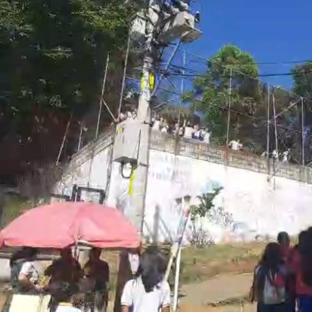 Comunidad educativa de Sol de Oriente reclama soluciones tras cierre de una de sus sedes