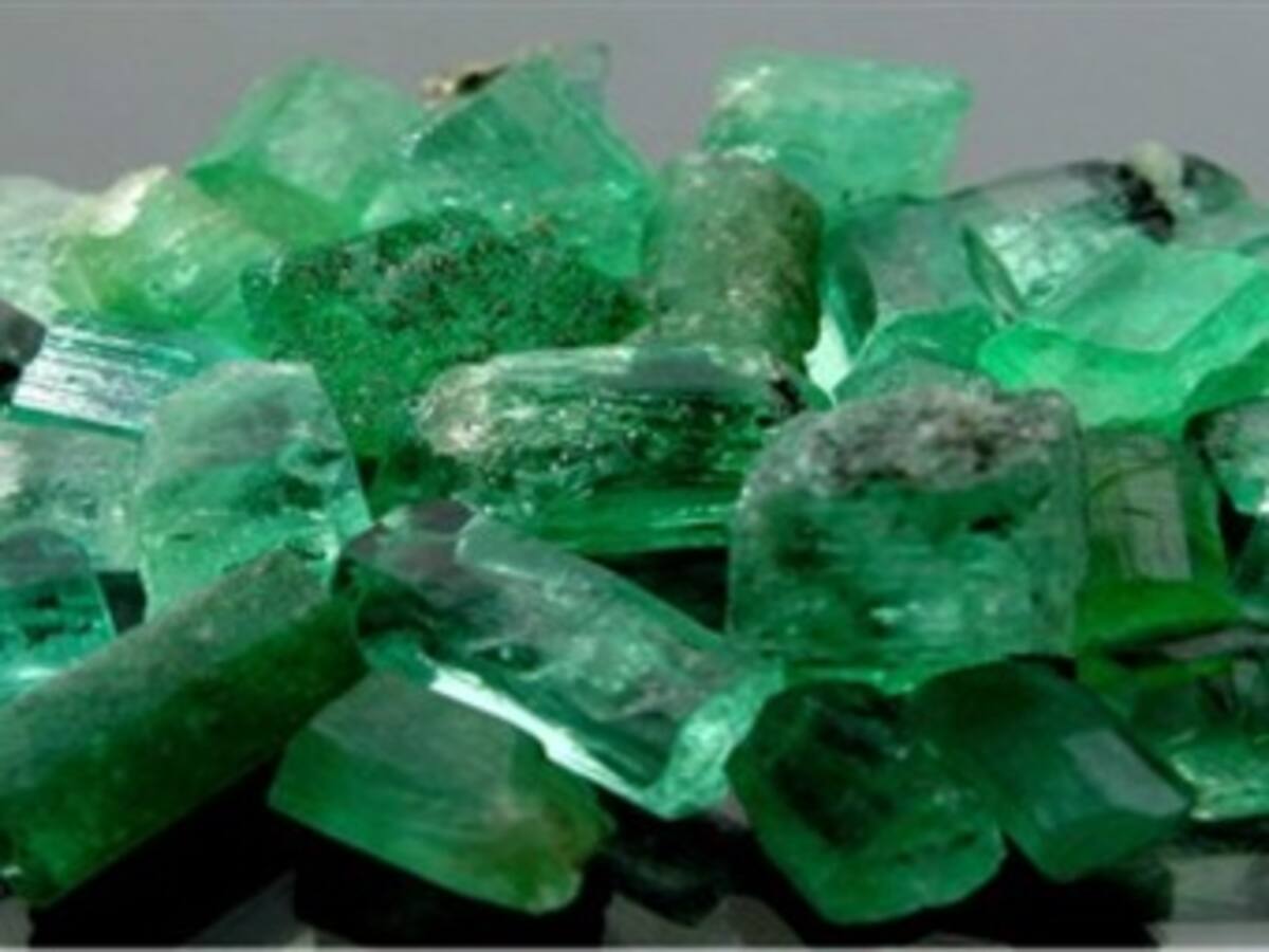 Esmeraldas colombianas alcanzan precio récord en una subasta en Ginebra