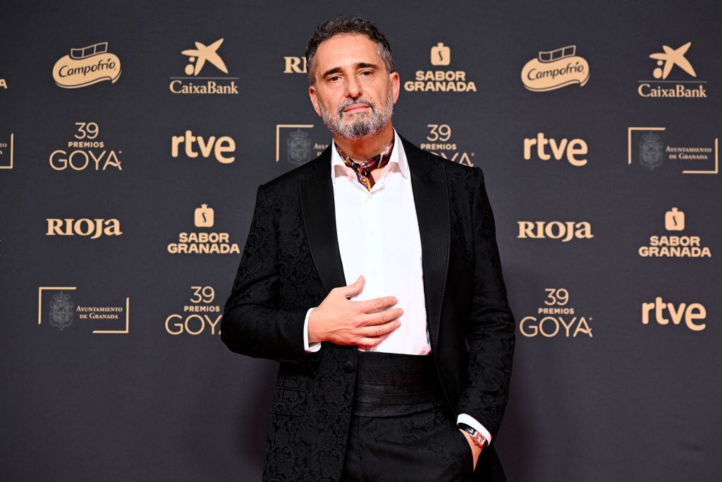 GRANADA, SPAIN - FEBRUARY 08: Jorge Drexler attends the red carpet during Goya Cinema Awards 2025 at the Granada Conference & Exhibition Centre on February 08, 2025 in Granada, Spain. (Photo by Carlos Alvarez/WireImage)