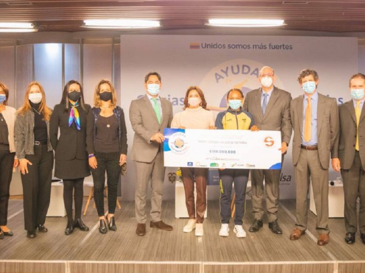 Gobierno le entregó a Ingrit Valencia el dinero que le habían estafado