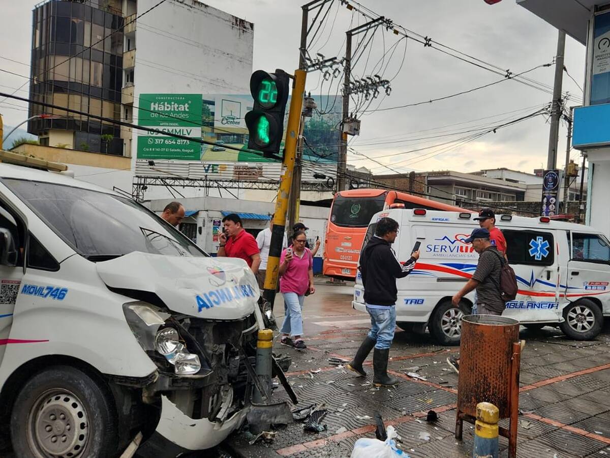 Fuerte accidente de tránsito entre dos ambulancias en Ibagué