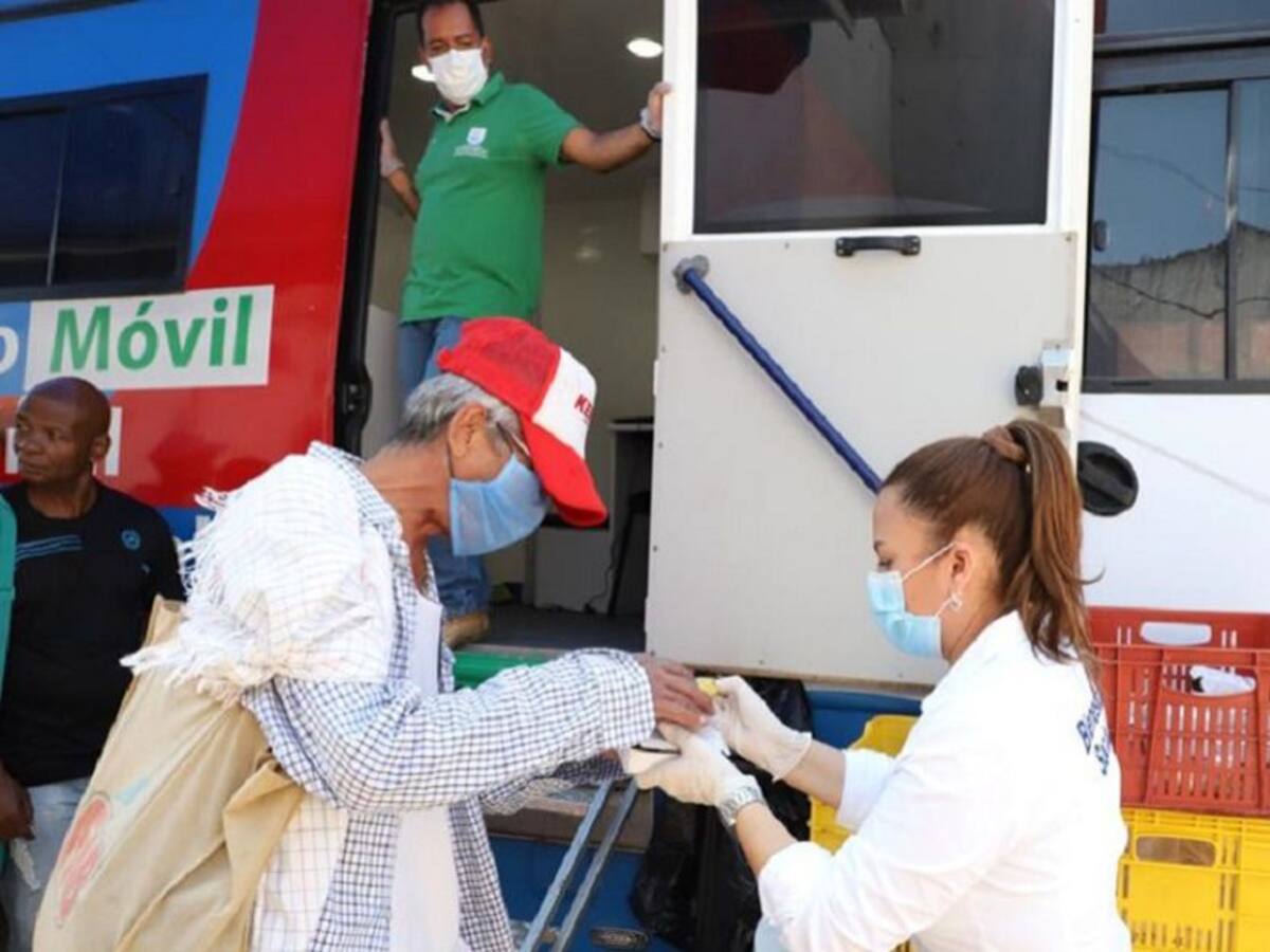 Alcaldía garantiza alimentación para habitantes de calle y ancianatos