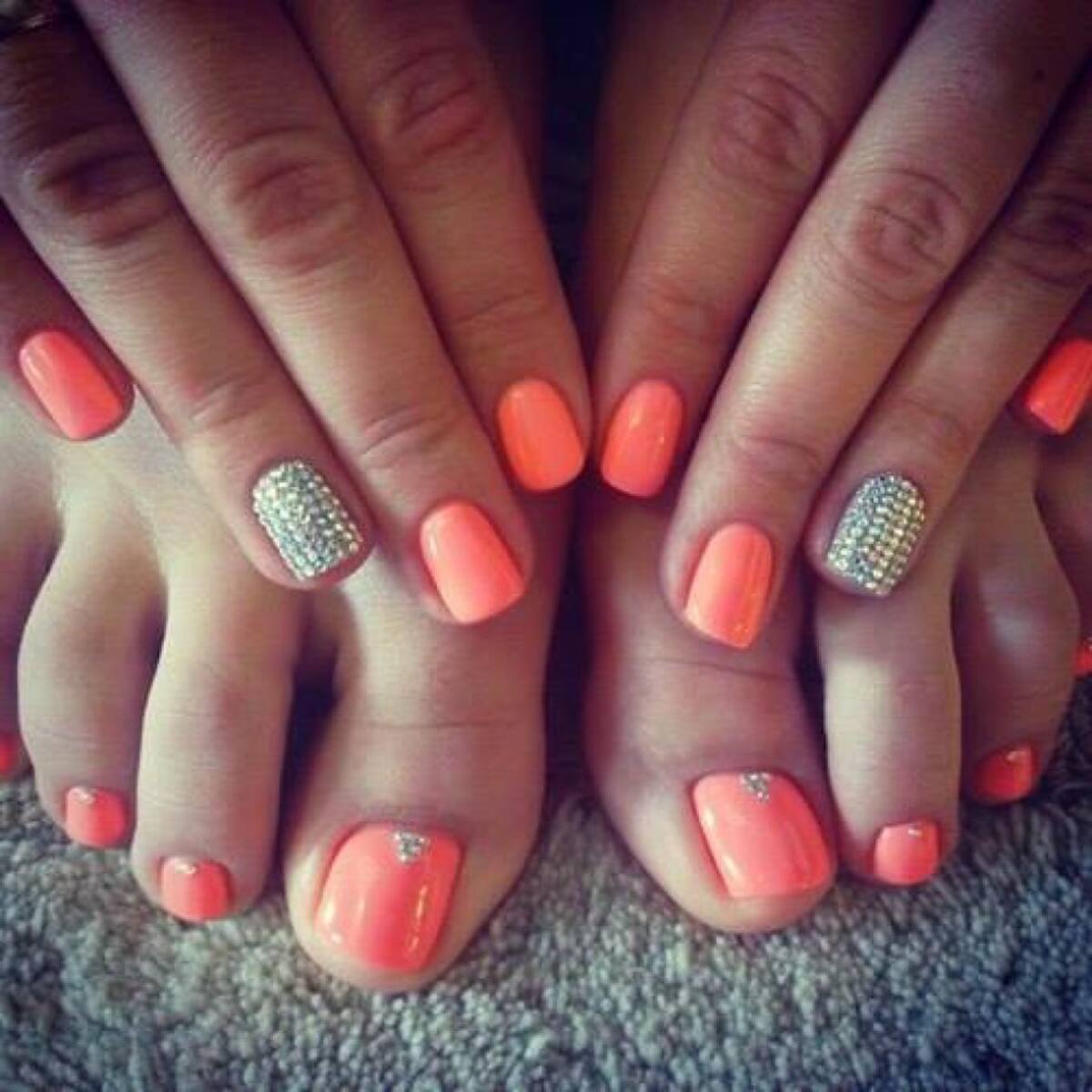 ya el producto seco en la uña el gel se endurece para que sea limada y diseñarla al gusto de la persona. 