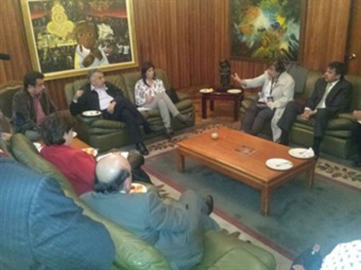 Avanza dialogo con taxistas en Pasto