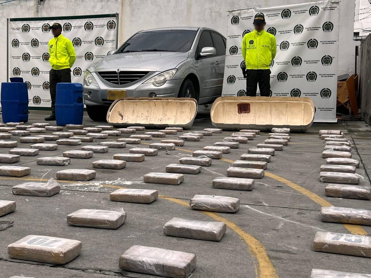 Policía de Cartagena incautó 239 kilos de cocaína en un parqueadero del barrio Manga