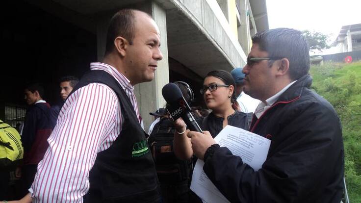 Las autoridades ambientales adelantaron una jornada de limpieza a las quebradas del Quindío