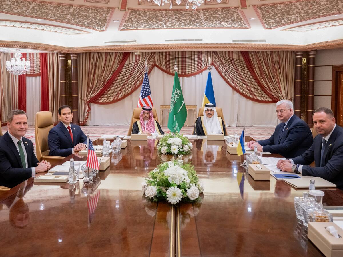 Ucrania ataca a Rusia horas antes de negociar una tregua