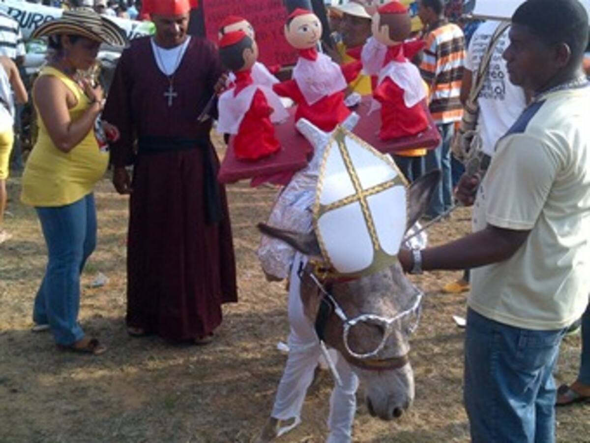 "Cónclave Burral", el "Burralcao" y el "burro Milán Piqué" compiten en festival en Córdoba