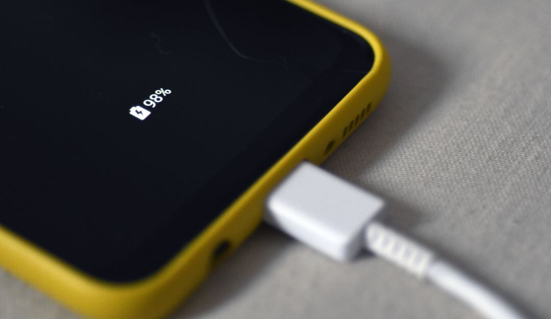 Los peligros de descargar y cargar completamente un 'smartphone'