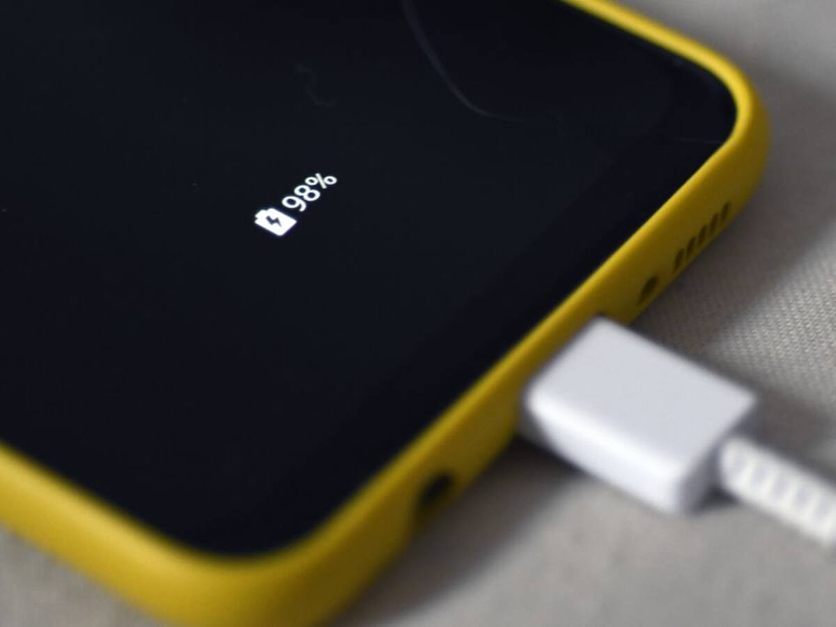 Los peligros de descargar y cargar completamente un 'smartphone'