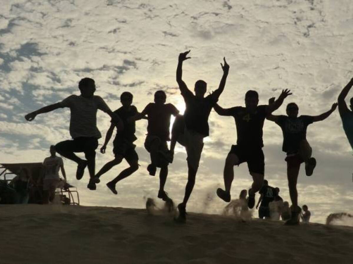 Tener amigos aumenta la resistencia al dolor, dicen especialistas