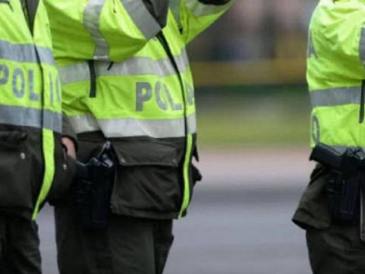 Cae policía señalado de presuntamente robar celulares en Barranquilla