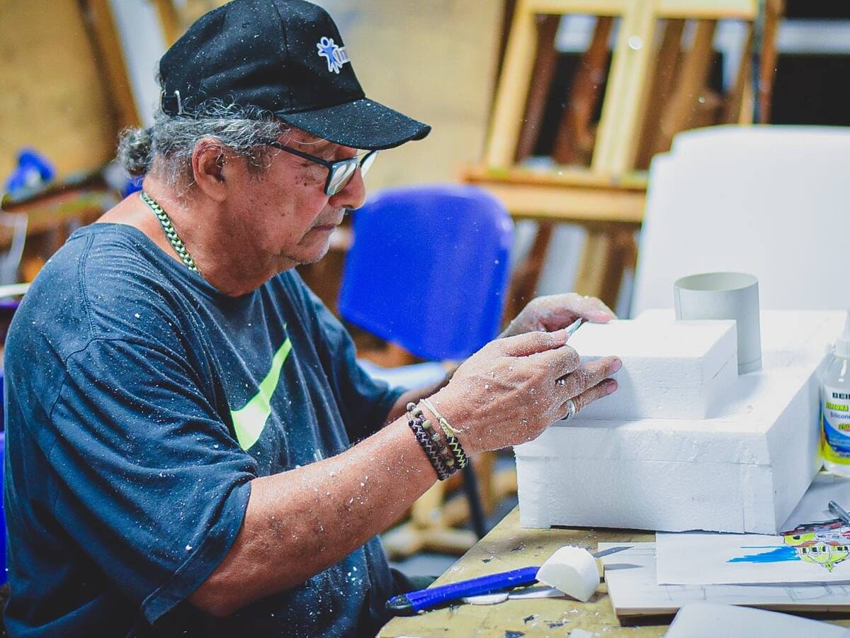 Inicia el proceso de maquetación de las carrozas de las Fiestas de Independencia