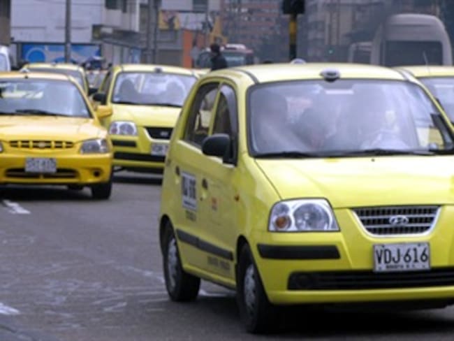 Gobierno Distrital propone tarjetón electrónico para taxistas
