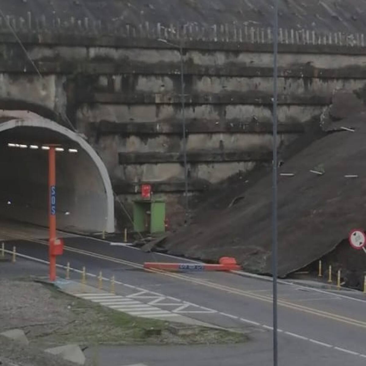 Nuevo derrumbe genera cierre en la vía Barrancabermeja - Bucaramanga