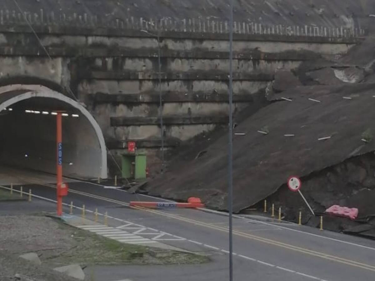Nuevo derrumbe genera cierre en la vía Barrancabermeja - Bucaramanga
