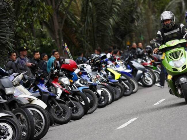 Polémica por posible restricción a parrilleros de moto en Bogotá