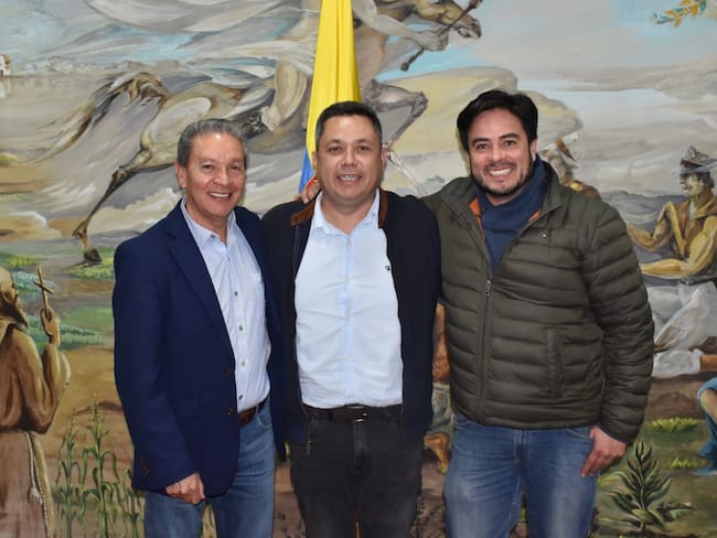 De izquierda a derecha: Luis Alejandro Camargo, Segundo Vicepresidente, Wilson Ruiz Lara, Presidente electo y Julián López Leiton, Primer Vicepresidente / Cortesía: Concejo de Tunja.