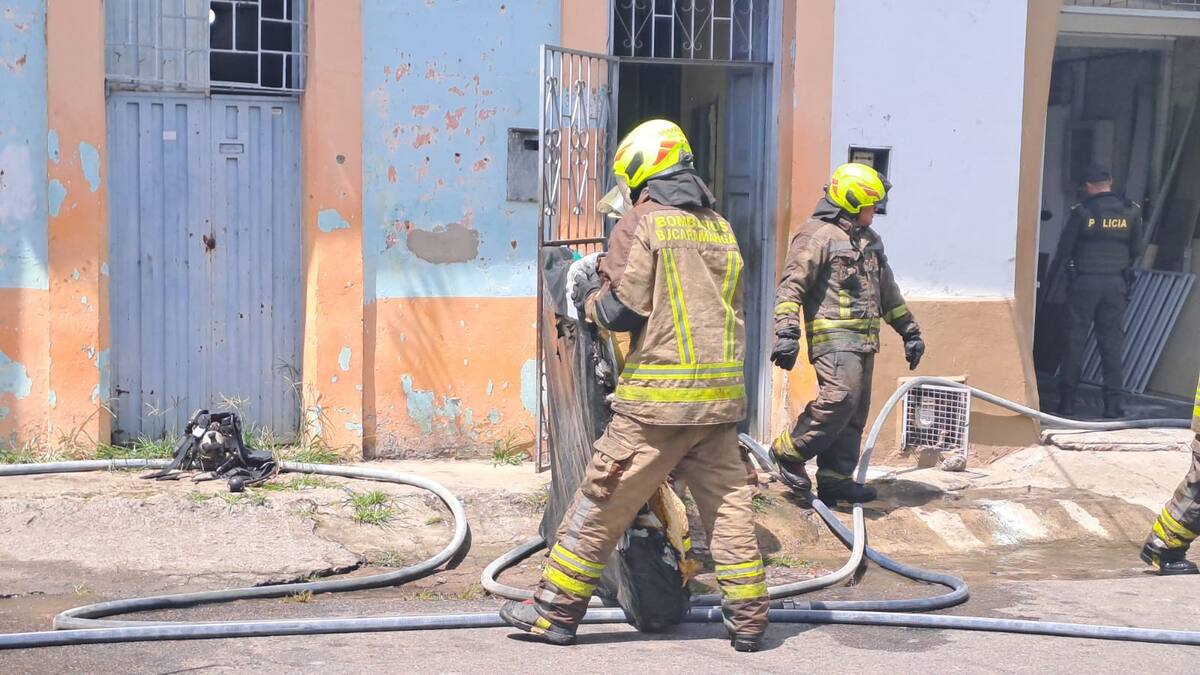 Incendio en una colchonería en el barrio Gaitán