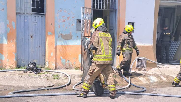 Incendio en una colchonería en el barrio Gaitán