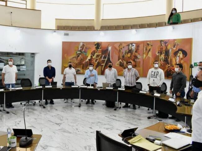 19 concejales apoyan moción de observación contra secretaria del interior