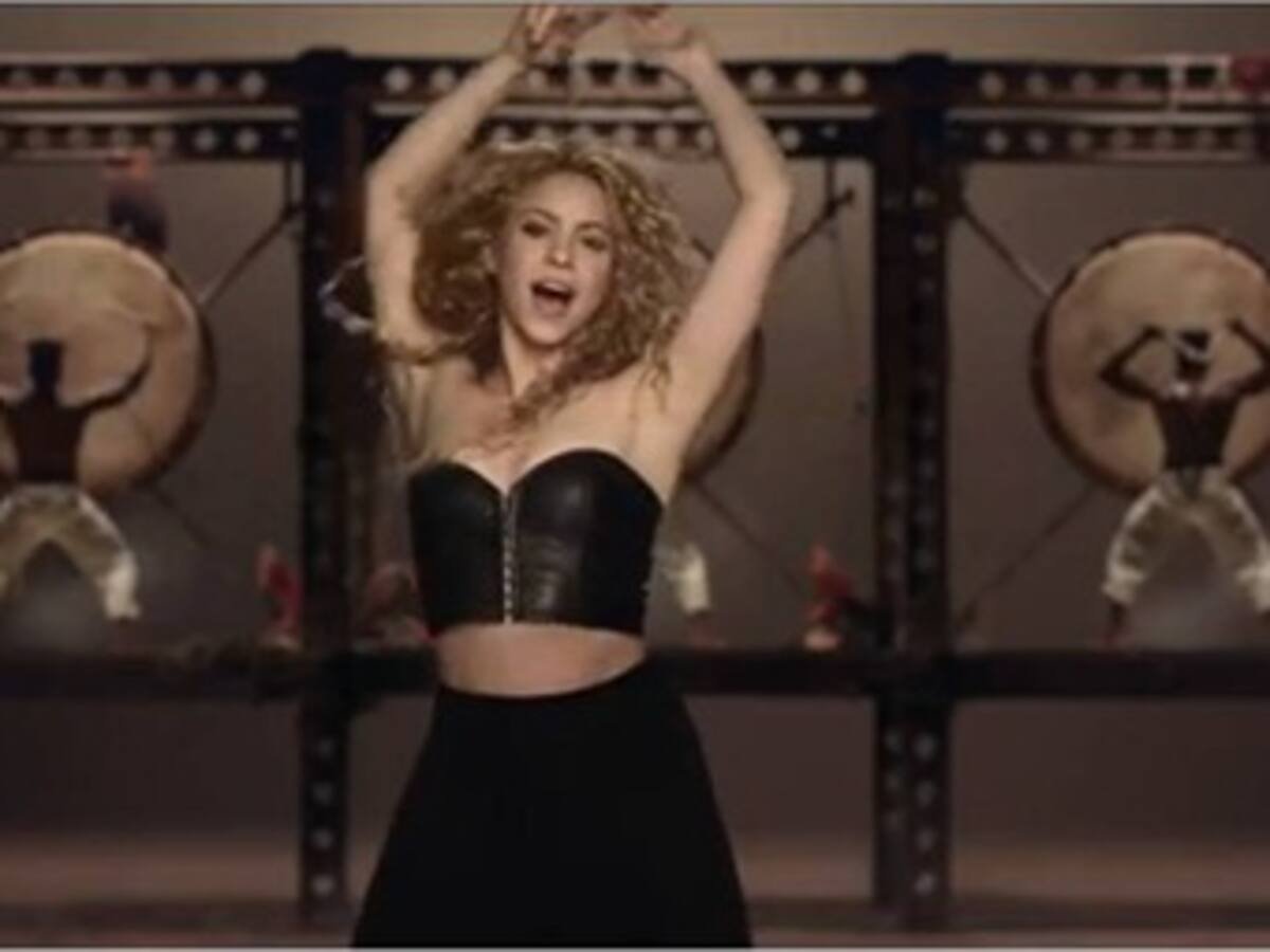 Shakira lanza versión en español de su vídeo La La La