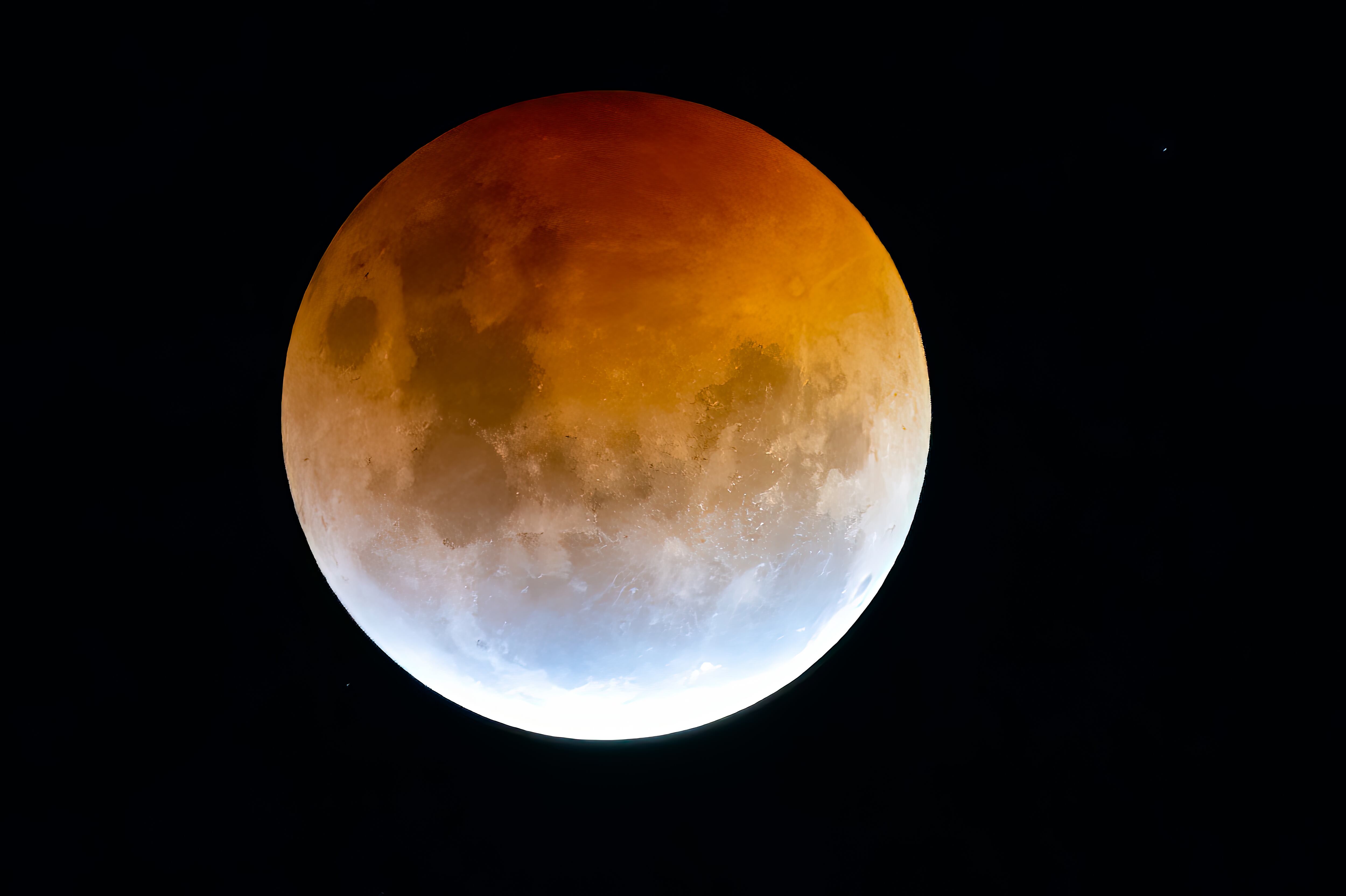 Eclipse lunar 28 de octubre 2023. Foto de referencia vía Getty Images.