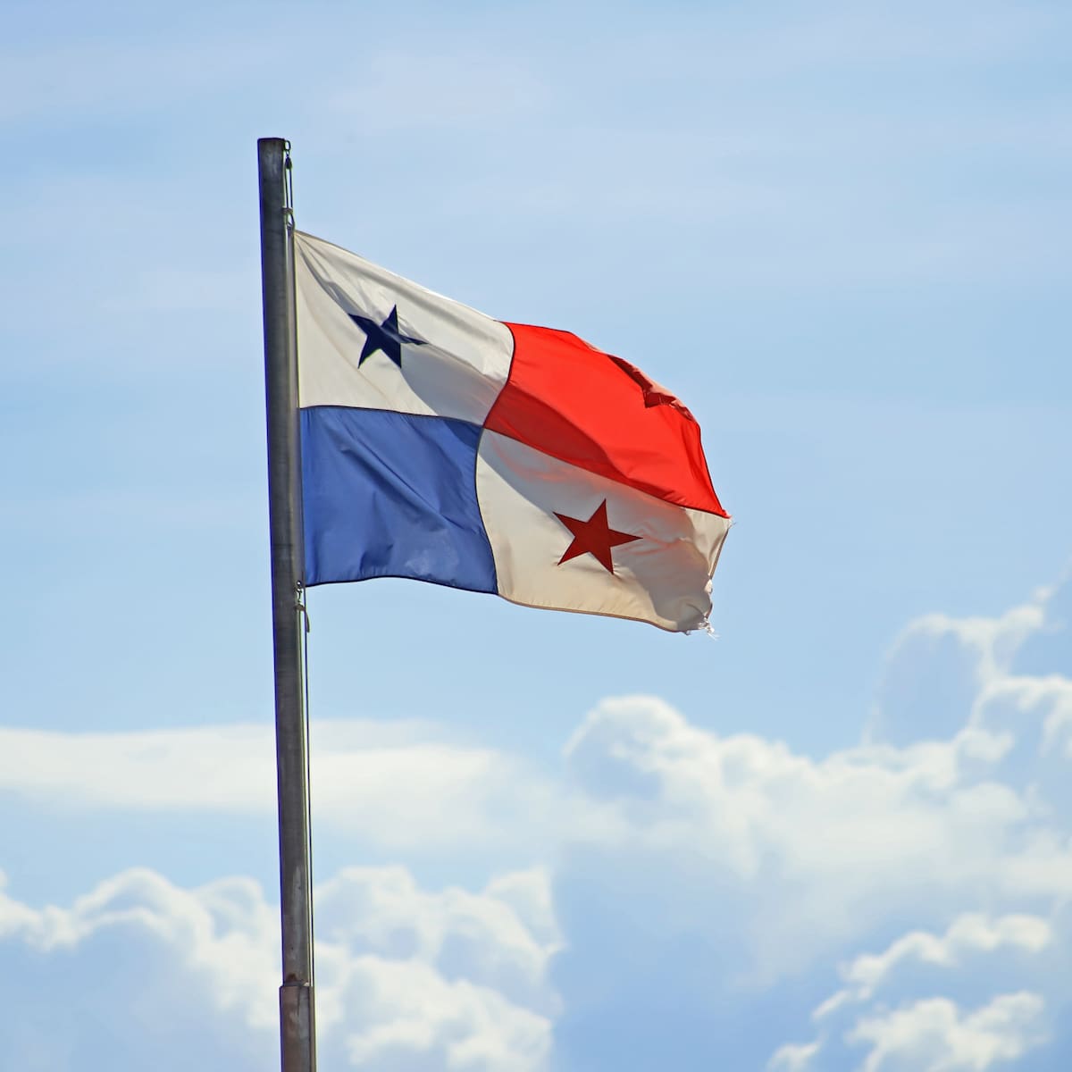 Panamá traslada sus condolencias a Colombia tras el accidente de un avión militar