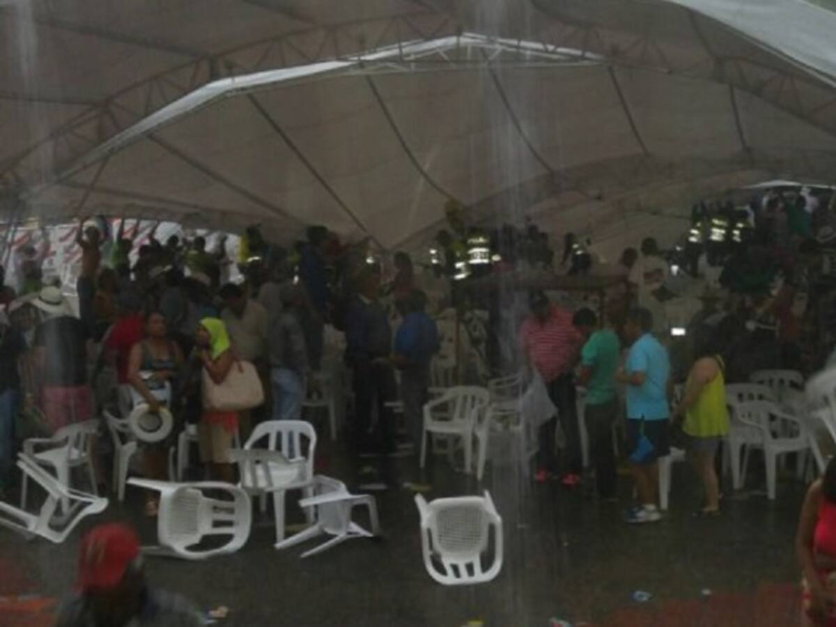Un muerto y dos heridos deja la caída de una carpa en el Festival Vallenato